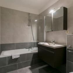 modern bathroom with bathtub cleaning included