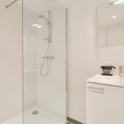 arcadia appartement deux chambres salle de bain avec douche