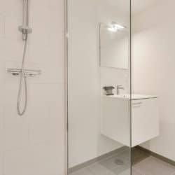 arcadia appartement deux chambres salle de bain avec douche