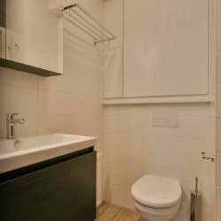 winxx studio apartment bathroom