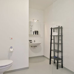 bathroom in bbf serviced apartment antwerp