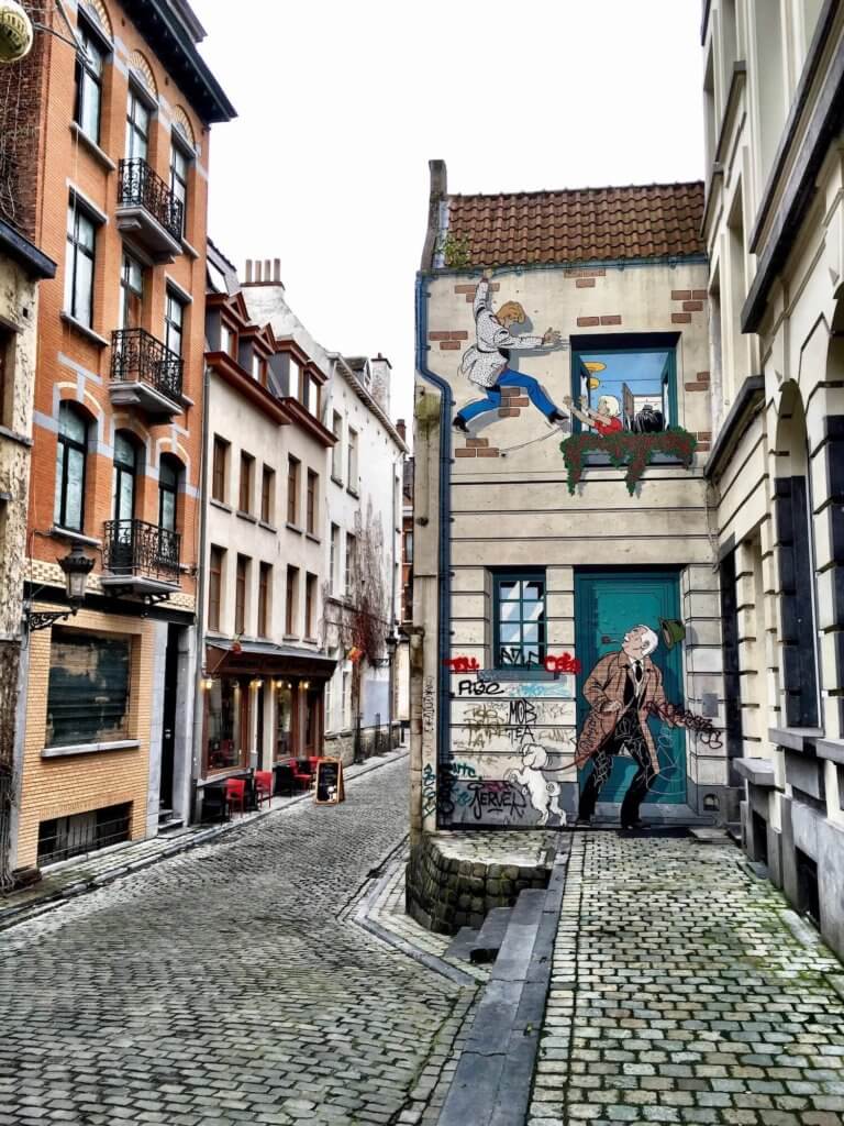 street artwork in brussels, comic strip cartoons