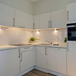 fully equipped kitchen with dishwasher in brussels